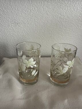 LOT of 2 VINTAGE Libbey Glasses - Golden Lotus Tumblers